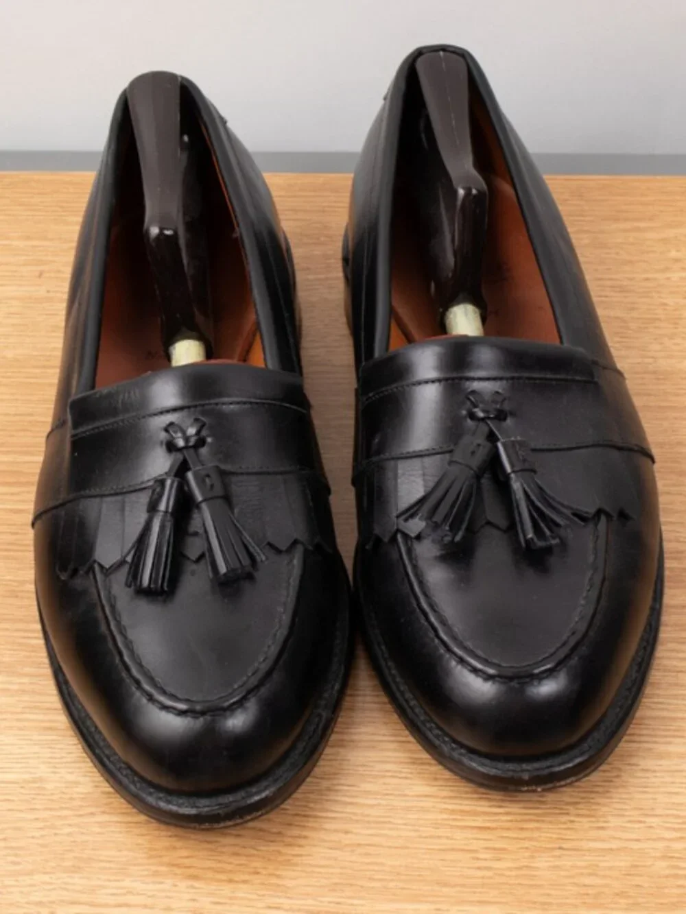 Allen Edmonds Newport Shoes Men's 9.5 EEE Black Leather Resoled With Shoe Trees